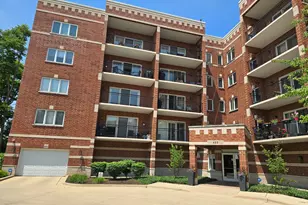455 W Front St, Wheaton, IL 60187 - Photo 1