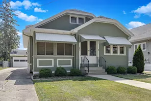 371 Elm St, Elgin, IL 60123 - Photo 1