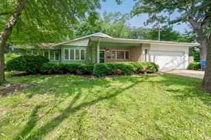 214 Knollwood Dr, Dekalb, IL 60115 - Photo 1