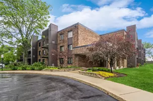 522 E Algonquin Rd, Schaumburg, IL 60173 - Photo 1