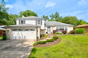 416 S Royal Ct, Palatine, IL 60067 - Photo 1