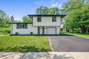 14028 S Wayman Ln, Robbins, IL 60472 - Photo 1