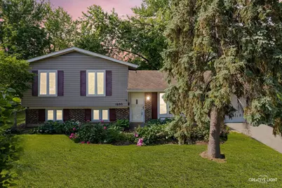 1690 S Green Meadows Boulevard, Streamwood, IL 60107 - Photo 1