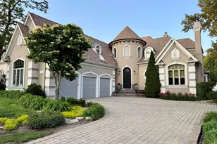 5561 S Oak St, Hinsdale, IL 60521 - Photo 1
