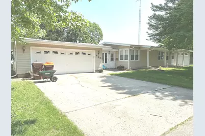 820 Geraldine Court, Marengo, IL 60152 - Photo 1