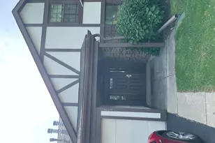 263 Buckingham Ct, Schaumburg, IL 60193 - Photo 1