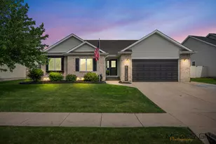 1125 Oxford Cir, Sycamore, IL 60178 - Photo 1