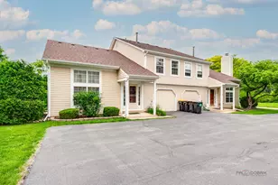 373 Wisteria Dr, Streamwood, IL 60107 - Photo 1