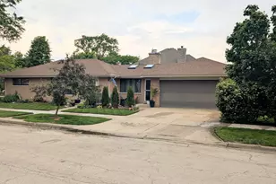 301 N Redfield Ct, Park Ridge, IL 60068 - Photo 1