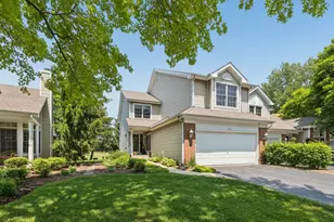 1714 Waverly Cir, Saint Charles, IL 60174 - Photo 1