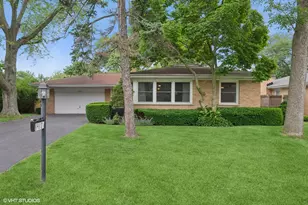 1410 Plymouth Ln, Glenview, IL 60025 - Photo 1