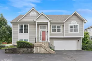 2820 Shelly Ln, Aurora, IL 60504 - Photo 1