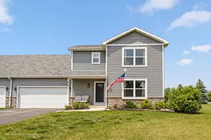 615 Lisbon St, Sandwich, IL 60548 - Photo 1