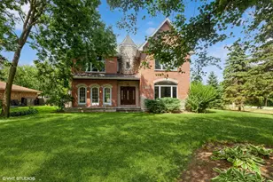 364 65th St, Willowbrook, IL 60527 - Photo 1