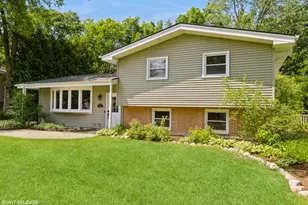 2510 Timber Ln, Lindenhurst, IL 60046 - Photo 1