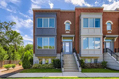 1249 Gateway Court, Northbrook, IL 60062 - Photo 1