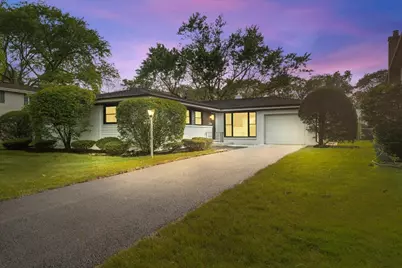 114 S Waverly Place, Mount Prospect, IL 60056 - Photo 1