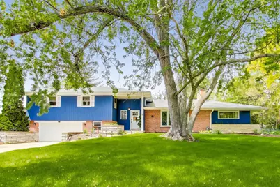 14 W Leon Lane, Prospect Heights, IL 60070 - Photo 1