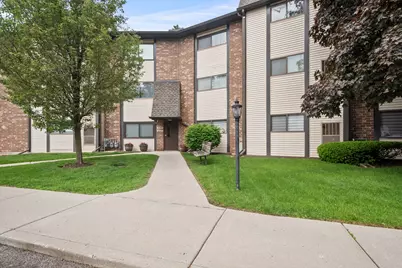 550 Vine Avenue #205, Highland Park, IL 60035 - Photo 1