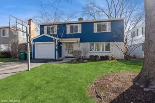 127 Riverside Dr, Northfield, IL 60093 - Photo 1