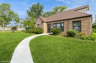 1678 Pratt Ave, Des Plaines, IL 60018 - Photo 1