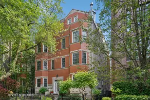 629 W Briar Pl, Chicago, IL 60657 - Photo 1