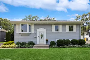 7626 Deerfield Ave, Woodridge, IL 60517 - Photo 1