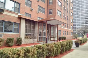 2909 N Sheridan Rd, Chicago, IL 60657 - Photo 1