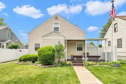 11018 S Sawyer Avenue, Chicago, IL 60655 - Photo 1