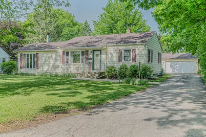 716 Kirkwood Avenue, Winthrop Harbor, IL 60096 - Photo 1