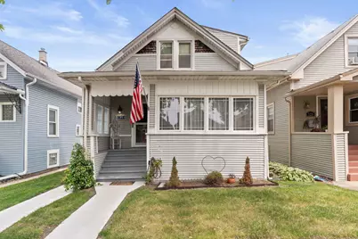 5230 W Waveland Avenue, Chicago, IL 60641 - Photo 1