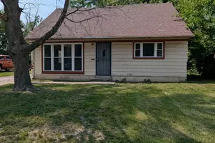 10 Apache St, Park Forest, IL 60466 - Photo 1