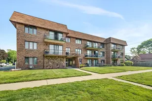 9535 S Mayfield Ave, Oak Lawn, IL 60453 - Photo 1