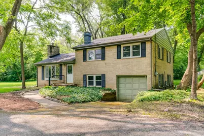 114 Brookside Court, Libertyville, IL 60048 - Photo 1