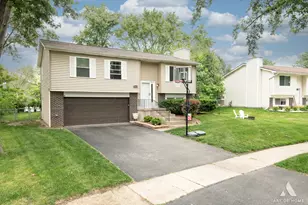 860 Summit Ln, Bolingbrook, IL 60440 - Photo 1