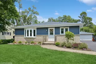 345 Catalpa Ave, Roselle, IL 60172 - Photo 1