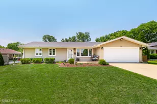 106 Grand Central Ln, Schaumburg, IL 60193 - Photo 1