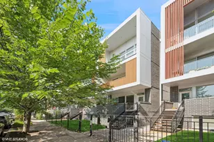 927 N Hermitage Ave, Chicago, IL 60622 - Photo 1