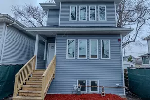 1131 S Ridgeland Ave, Oak Park, IL 60304 - Photo 1