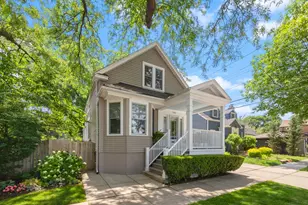 945 Thomas St, Oak Park, IL 60302 - Photo 1