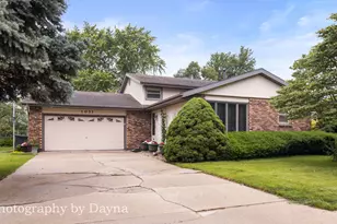 1033 Pheasant Dr, Bradley, IL 60915 - Photo 1