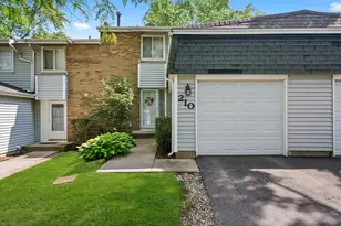 210 Diane Ln, Bolingbrook, IL 60440 - Photo 1