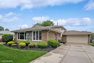 9133 Moody Ave, Oak Lawn, IL 60453 - Photo 1