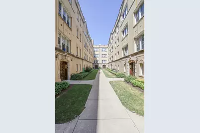 4520 N Damen Avenue #3C, Chicago, IL 60625 - Photo 1