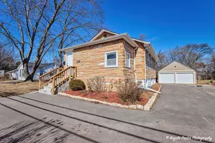 208 W Nippersink Rd, Round Lake, IL 60073 - Photo 1