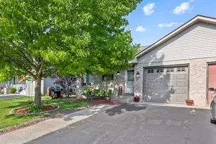 1604 Poplar Ln, Woodstock, IL 60098 - Photo 1