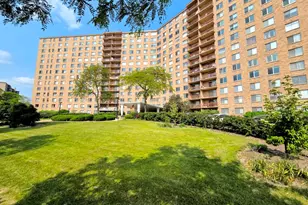 6833 N Kedzie Ave, Chicago, IL 60645 - Photo 1