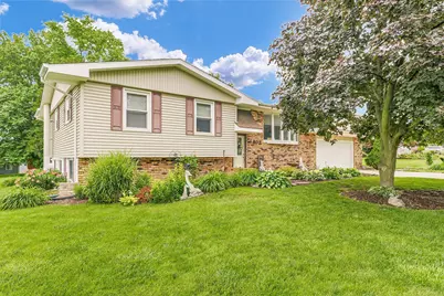 805 Crestview Drive, Monticello, IL 61856 - Photo 1