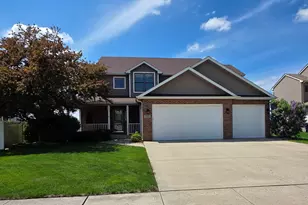 723 Casey Dr, Minooka, IL 60447 - Photo 1