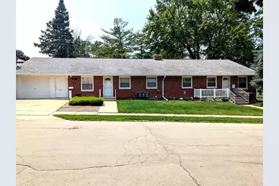 1102-1104 S Pine Avenue, Freeport, IL 61032 - Photo 1